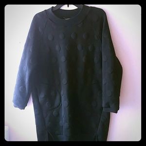 Sweater dress with polka dots